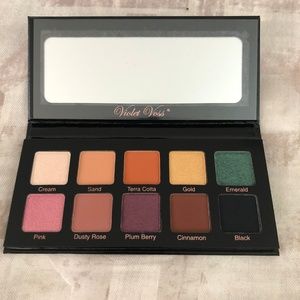 Brand New Violet Voss Essentials Eyeshadow Palette